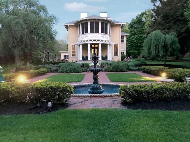 5 Main Dr, Wenham, MA 01984