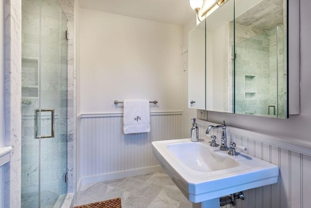 5 Main Dr, Wenham, MA 01984