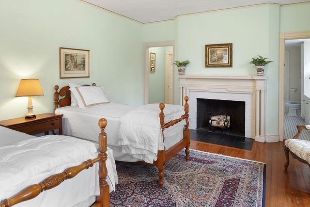 5 Main Dr, Wenham, MA 01984