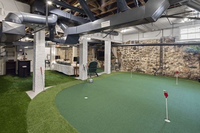 5 Main Dr, Wenham, MA 01984