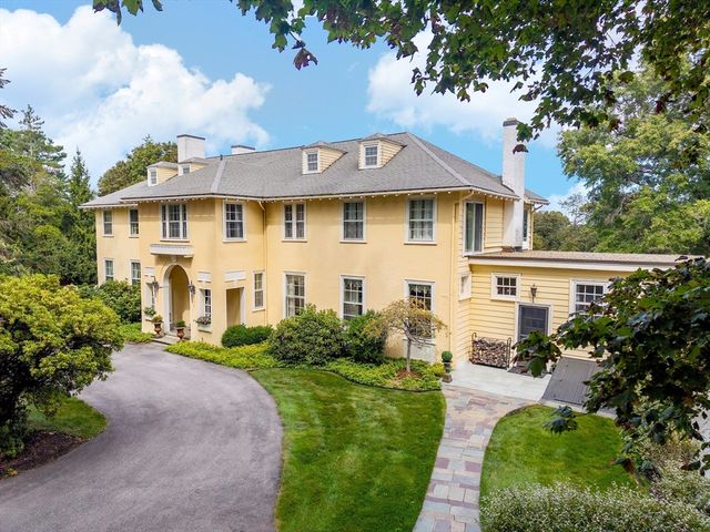 5 Main Dr, Wenham, MA 01984