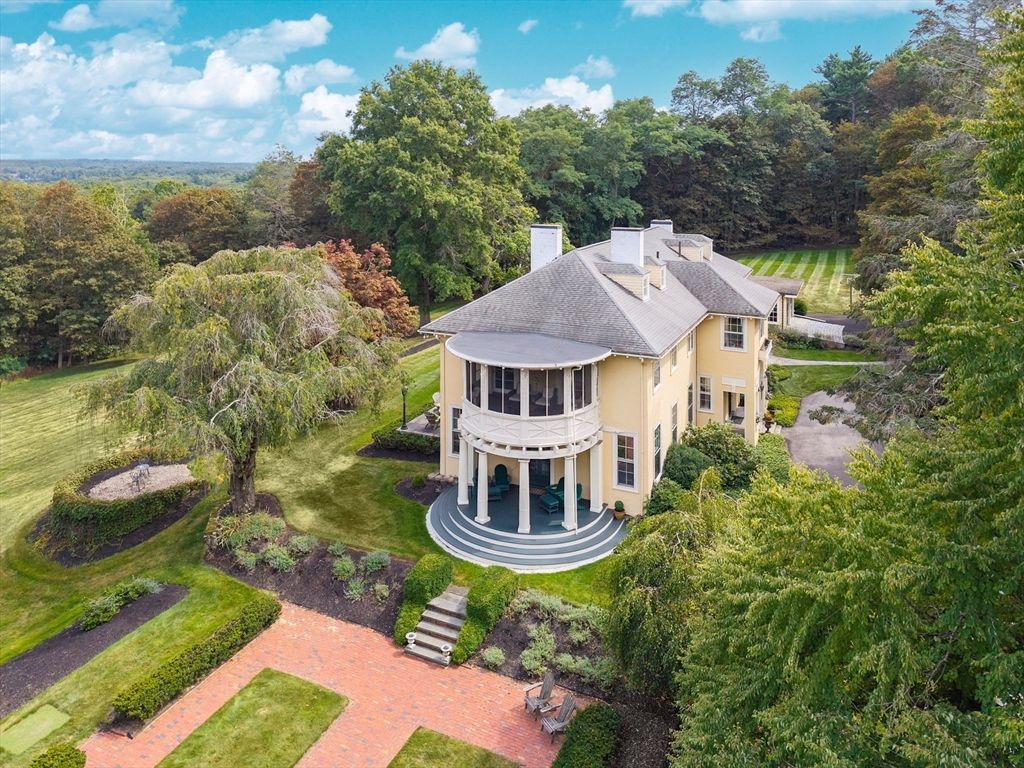 5 Main Dr, Wenham, MA 01984