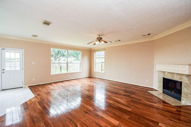 4815 Knights Branch Drive, Sugar Land, TX 77479