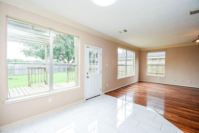 4815 Knights Branch Drive, Sugar Land, TX 77479