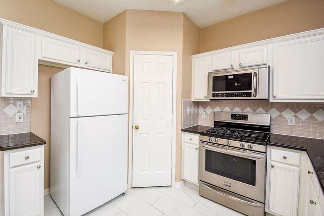 4815 Knights Branch Drive, Sugar Land, TX 77479