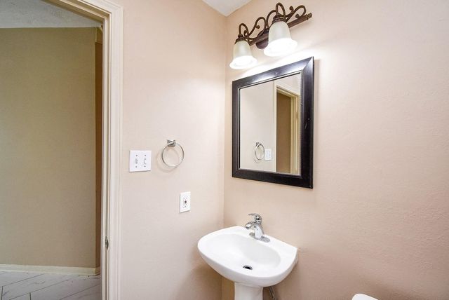 4815 Knights Branch Drive, Sugar Land, TX 77479
