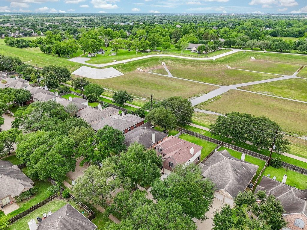 4815 Knights Branch Drive, Sugar Land, TX 77479