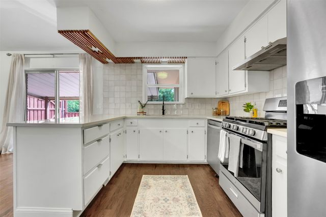 7338 Walling Lane, Dallas, TX 75231
