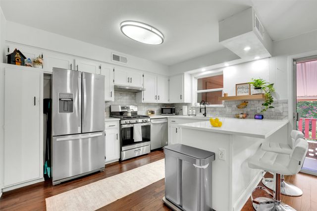 7338 Walling Lane, Dallas, TX 75231