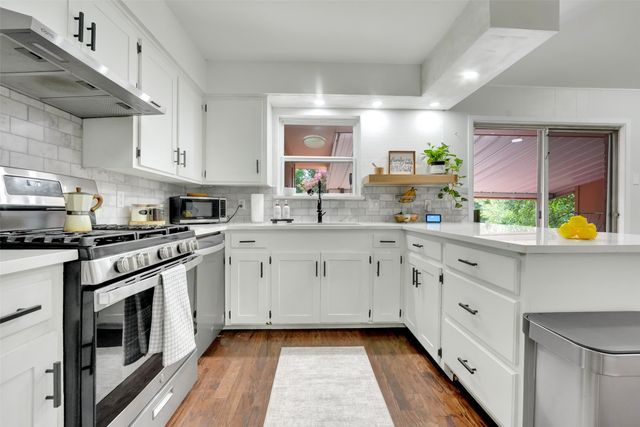 7338 Walling Lane, Dallas, TX 75231