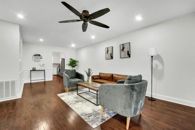 7338 Walling Lane, Dallas, TX 75231