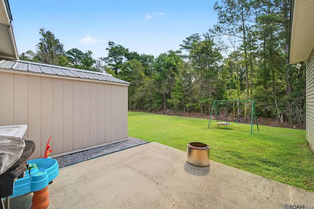 32430 Creek Pointe Dr, Denham Springs, LA 70726
