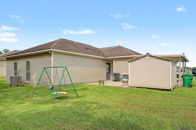 32430 Creek Pointe Dr, Denham Springs, LA 70726