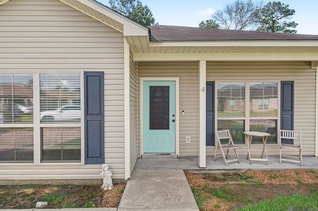32430 Creek Pointe Dr, Denham Springs, LA 70726