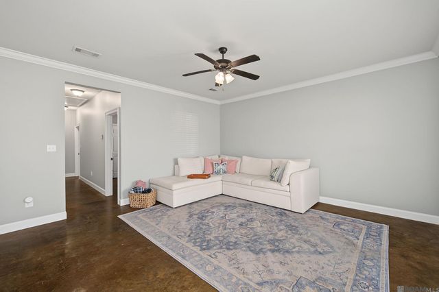 32430 Creek Pointe Dr, Denham Springs, LA 70726