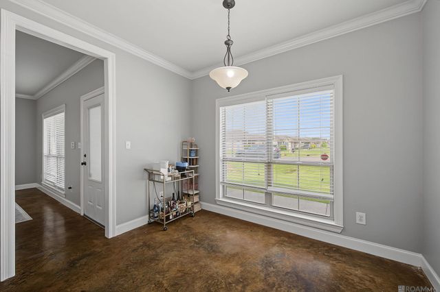 32430 Creek Pointe Dr, Denham Springs, LA 70726