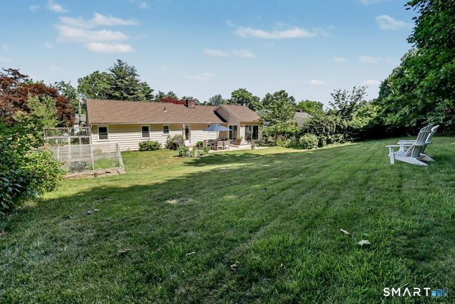 18 Cherryfield Drive, West Hartford, CT 06107
