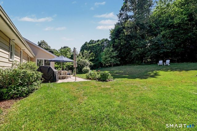 18 Cherryfield Drive, West Hartford, CT 06107