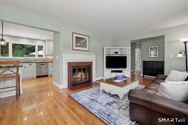 18 Cherryfield Drive, West Hartford, CT 06107