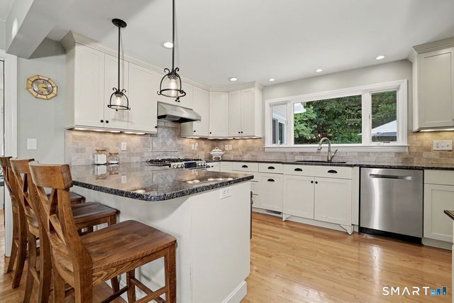 18 Cherryfield Drive, West Hartford, CT 06107