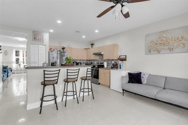 950 NE 42nd Pl, Homestead, FL 33033