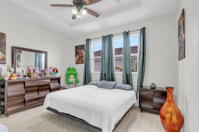 950 NE 42nd Pl, Homestead, FL 33033