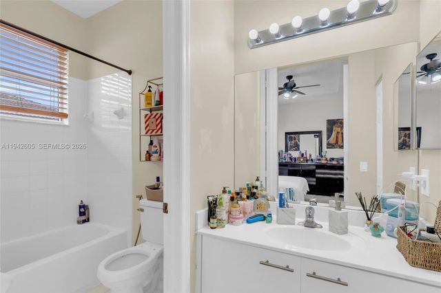 950 NE 42nd Pl, Homestead, FL 33033