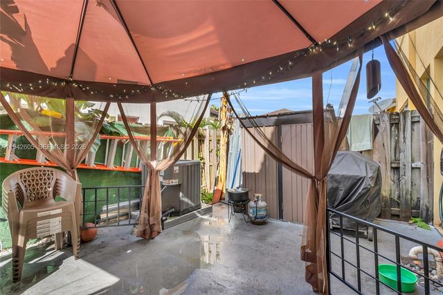 950 NE 42nd Pl, Homestead, FL 33033