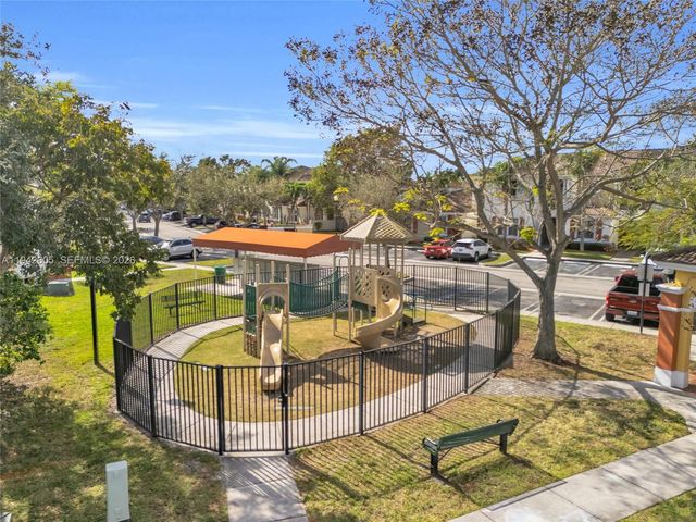 950 NE 42nd Pl, Homestead, FL 33033