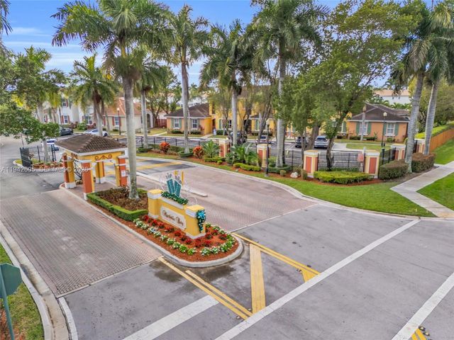 950 NE 42nd Pl, Homestead, FL 33033