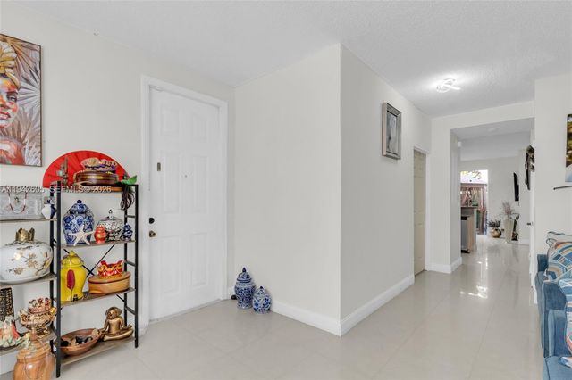 950 NE 42nd Pl, Homestead, FL 33033