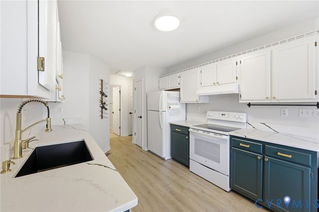 2500 Hickory Knoll Ln, Richmond, VA 23230