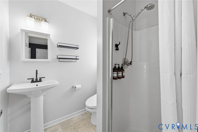 2500 Hickory Knoll Ln, Richmond, VA 23230