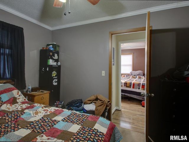 560 TREMONT Street, Barry, IL 62312