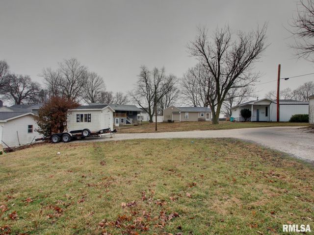 560 TREMONT Street, Barry, IL 62312