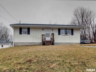560 TREMONT Street, Barry, IL 62312