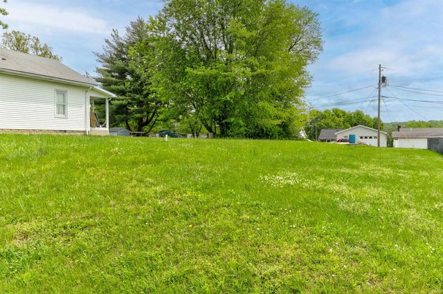 422 13th Street, Tell City, IN 47586