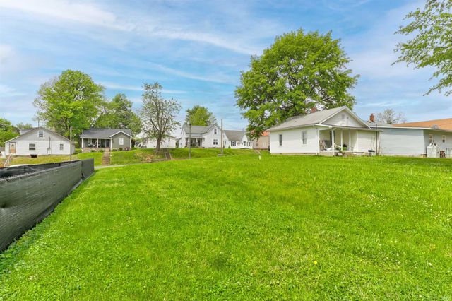 422 13th Street, Tell City, IN 47586