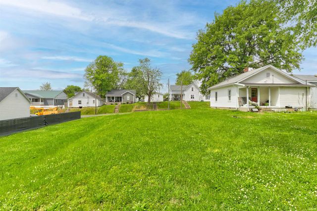 422 13th Street, Tell City, IN 47586