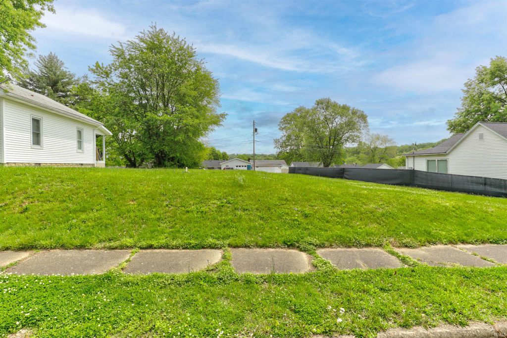 422 13th Street, Tell City, IN 47586