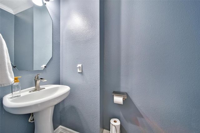 26897 Kings Park Hollow Drive, Kingwood, TX 77339