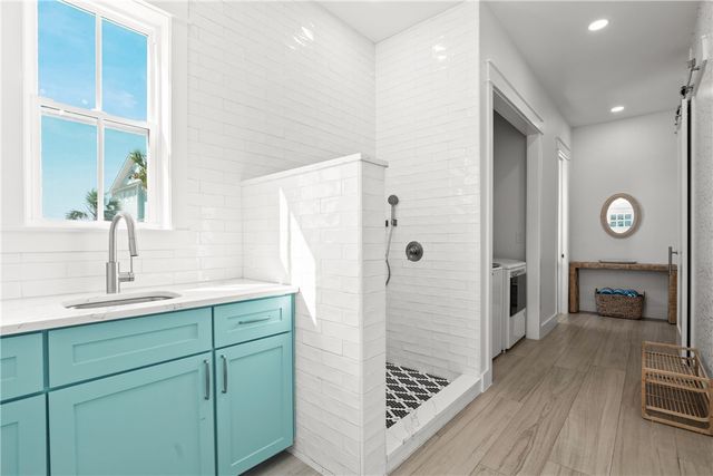 724 Sunset Ave, Port Aransas, TX 78373