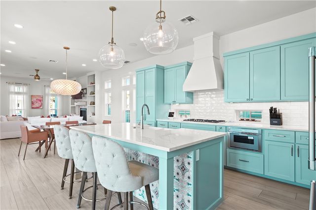 724 Sunset Ave, Port Aransas, TX 78373