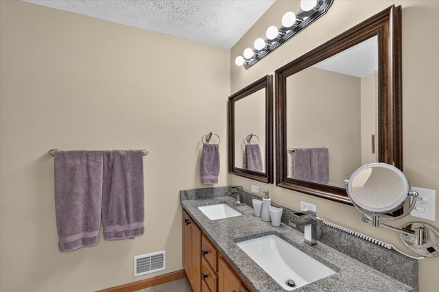 6294 Clovermeadows Avenue, Pavilion Twp, MI 49088