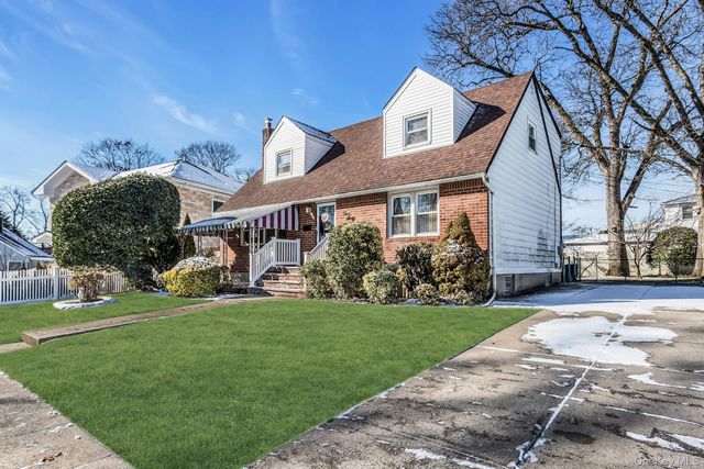 562 Arcadian Avenue, Valley Stream, NY 11580