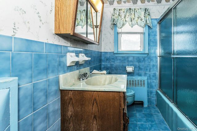 562 Arcadian Avenue, Valley Stream, NY 11580