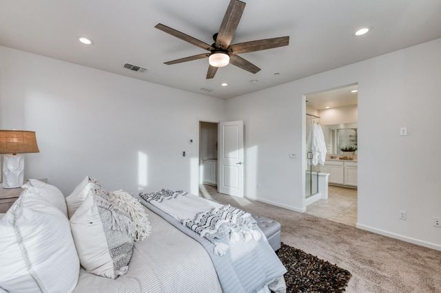 4236 Hillside Road, Madera, CA 93636