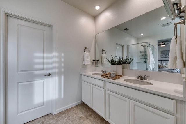 4236 Hillside Road, Madera, CA 93636