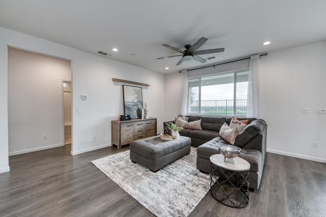 4236 Hillside Road, Madera, CA 93636