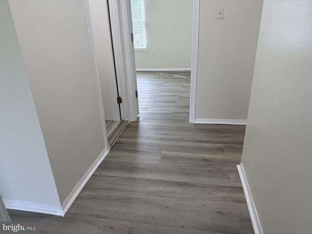 19 MOORING CT, Essex, MD 21221